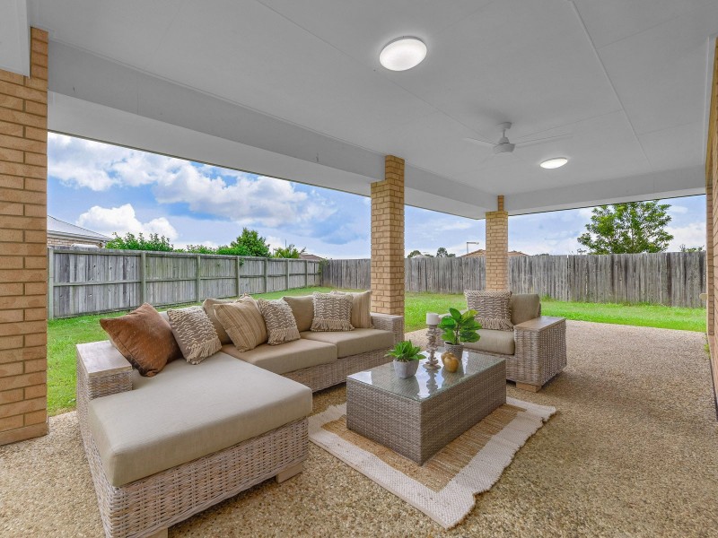 16 Rawlins Crescent, North Lakes QLD 4509