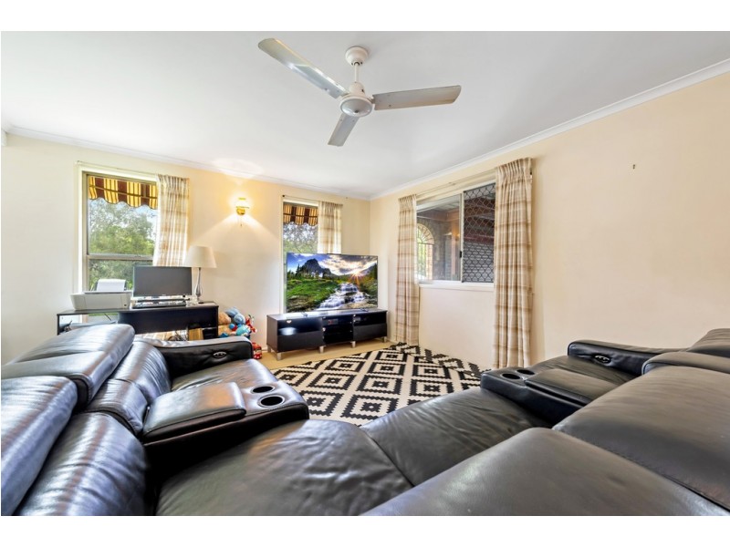 22 Hoffman Street, Mcdowall QLD 4053