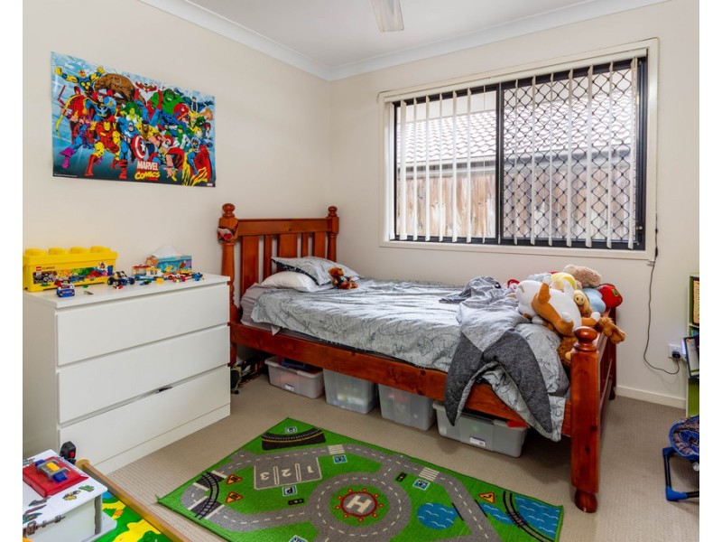 33A Diane Parade, Kallangur QLD 4503