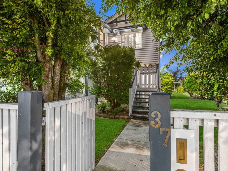 37 Oates Parade, Northgate QLD 4013