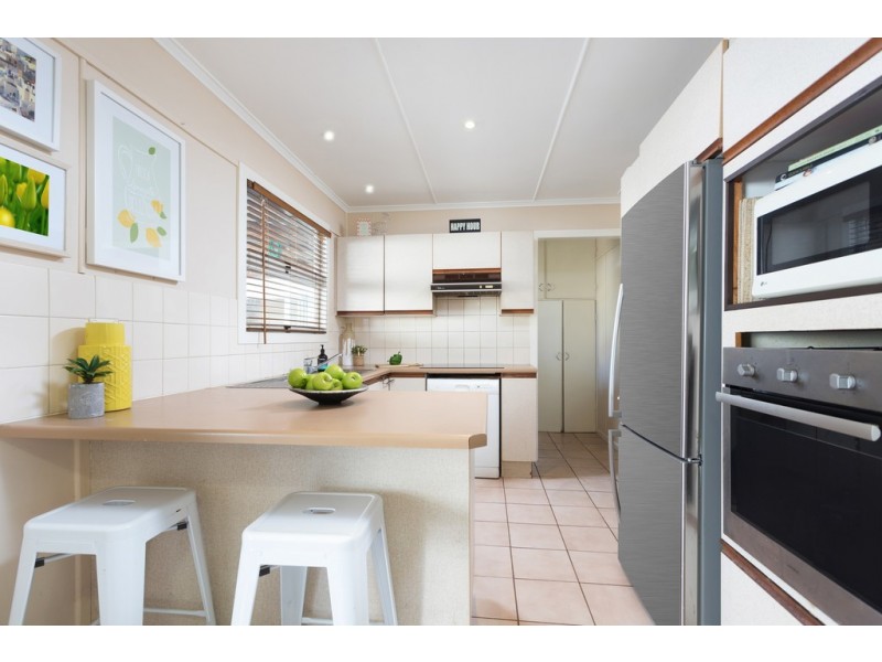 52 Blenheim Street, Chermside West QLD 4032