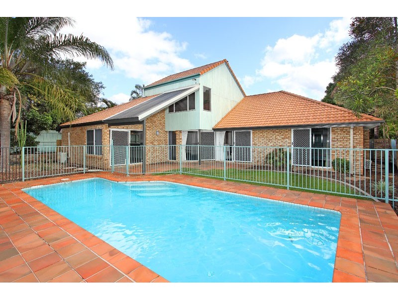 8 Sommerville Place, Chermside West QLD 4032