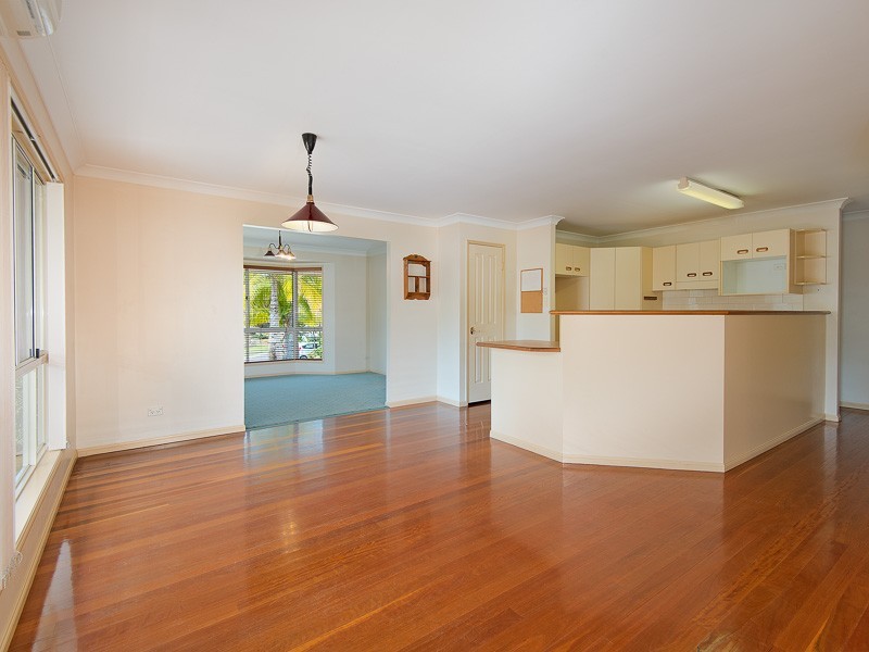 8 Woodvale Court, Everton Hills QLD 4053