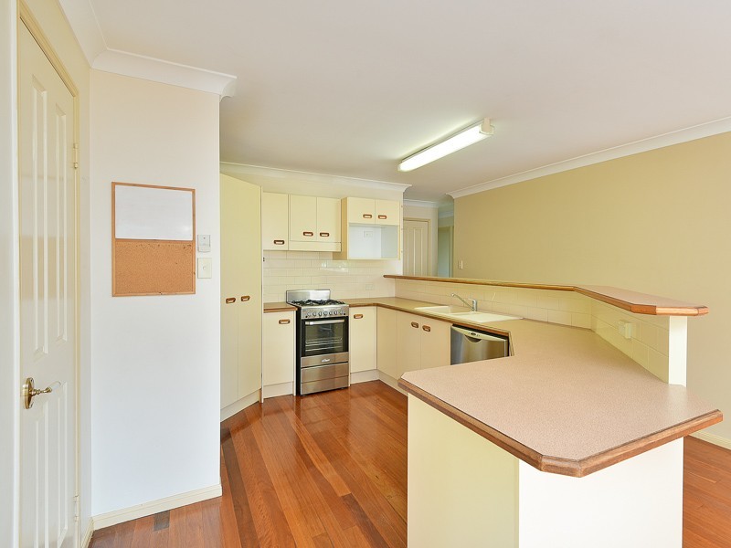 8 Woodvale Court, Everton Hills QLD 4053