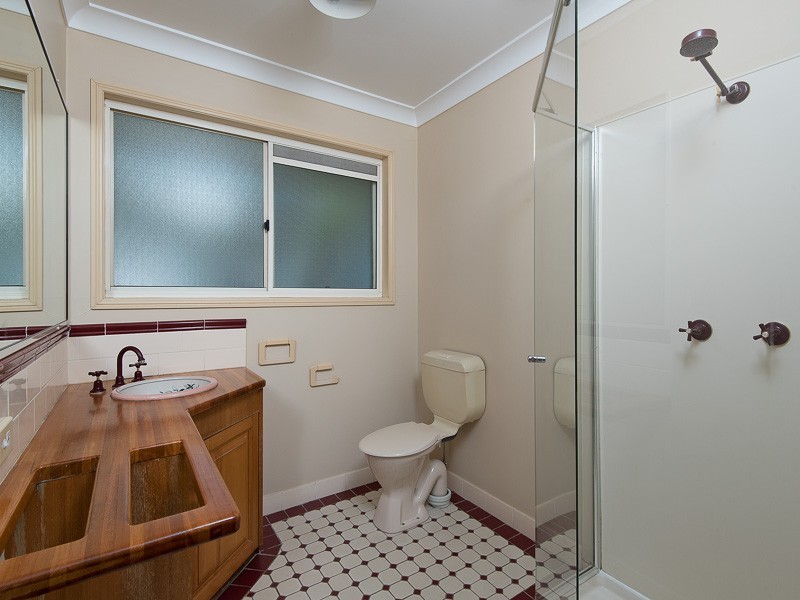 8 Woodvale Court, Everton Hills QLD 4053