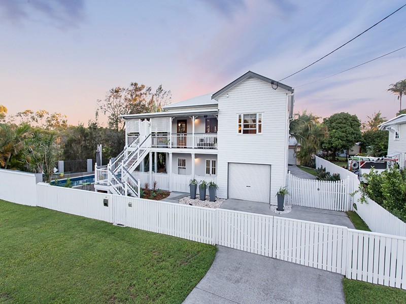 21 Robinson Street, Shorncliffe QLD 4017