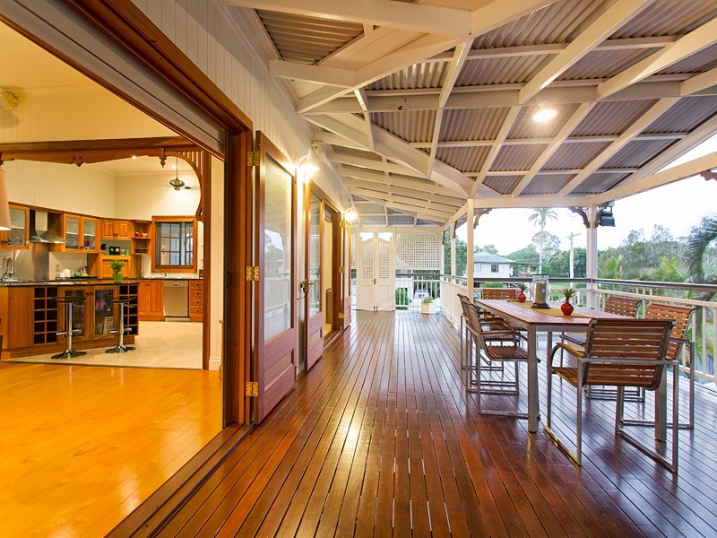 21 Robinson Street, Shorncliffe QLD 4017