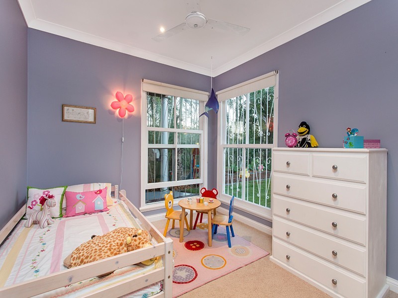 21 Robinson Street, Shorncliffe QLD 4017