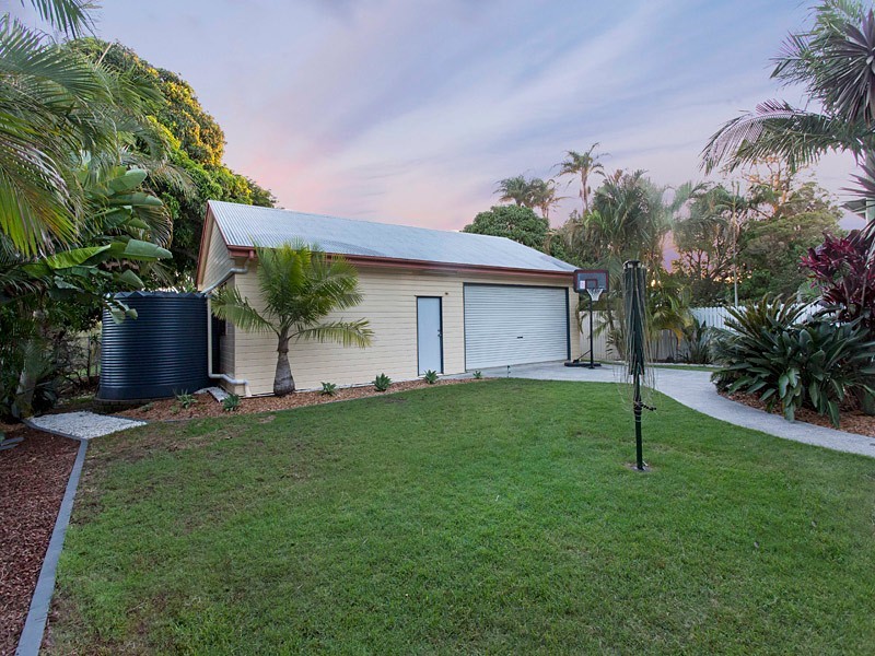 21 Robinson Street, Shorncliffe QLD 4017