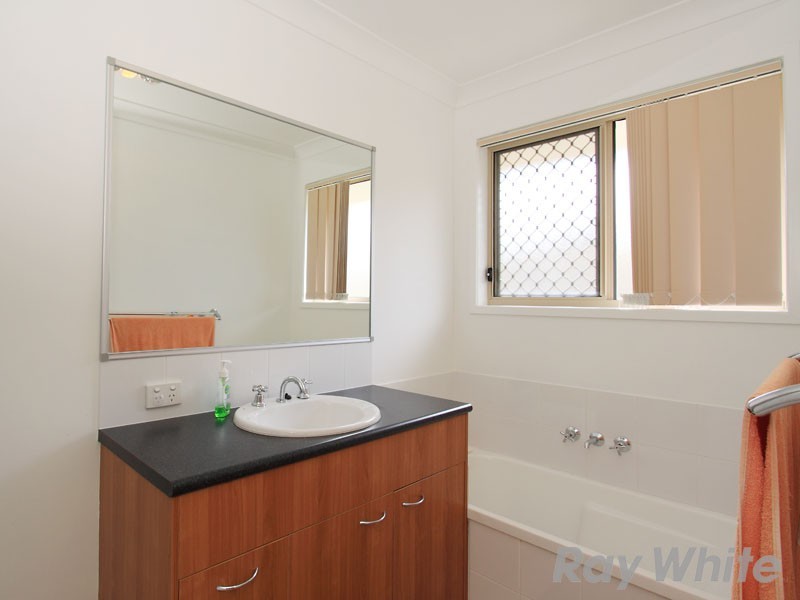 14 Diamond Avenue, Kallangur QLD 4503