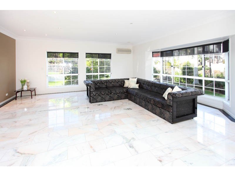 33 Hillcrest Street, Aspley QLD 4034