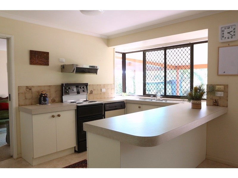 5 Flamingo Drive, Albany Creek QLD 4035