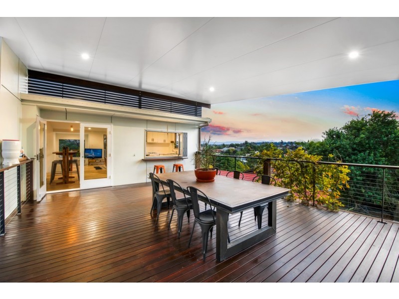 11 Danaus Court, Eatons Hill QLD 4037