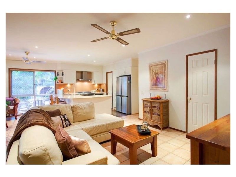 10 Spotted Gum Lane, Cashmere QLD 4500