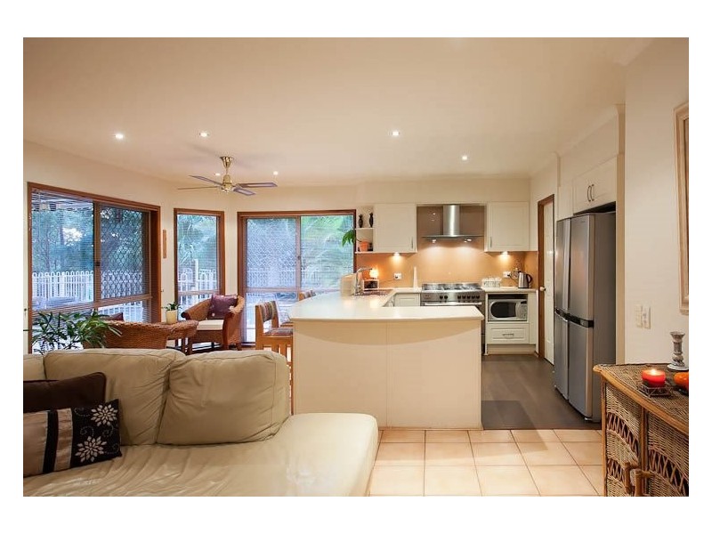 10 Spotted Gum Lane, Cashmere QLD 4500
