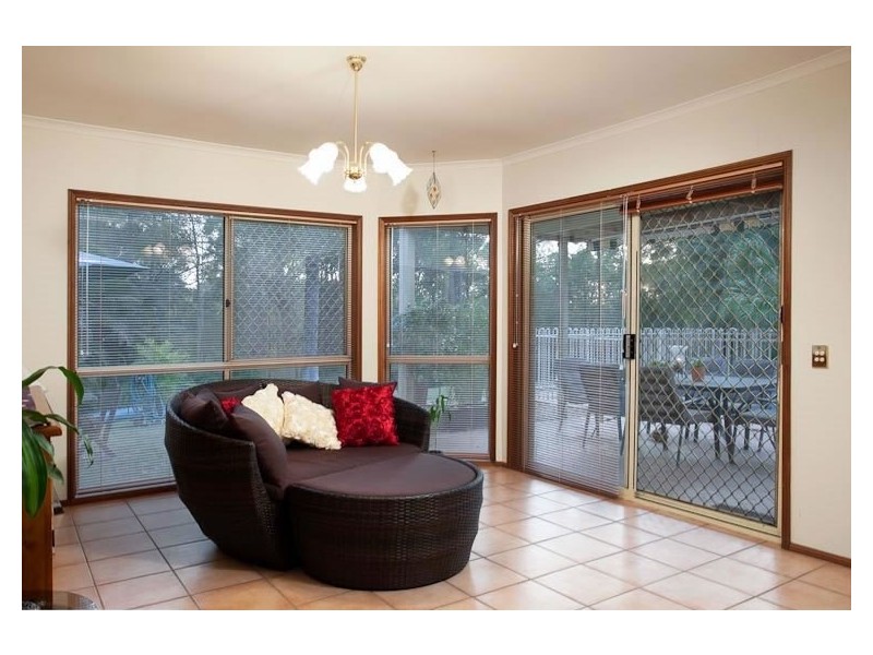 10 Spotted Gum Lane, Cashmere QLD 4500