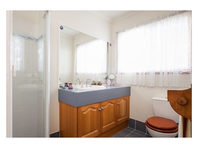 10 Spotted Gum Lane, Cashmere QLD 4500