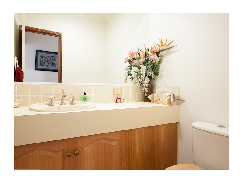 10 Spotted Gum Lane, Cashmere QLD 4500