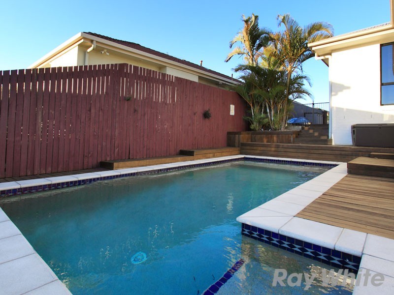 16 Alberic Court, Eatons Hill QLD 4037