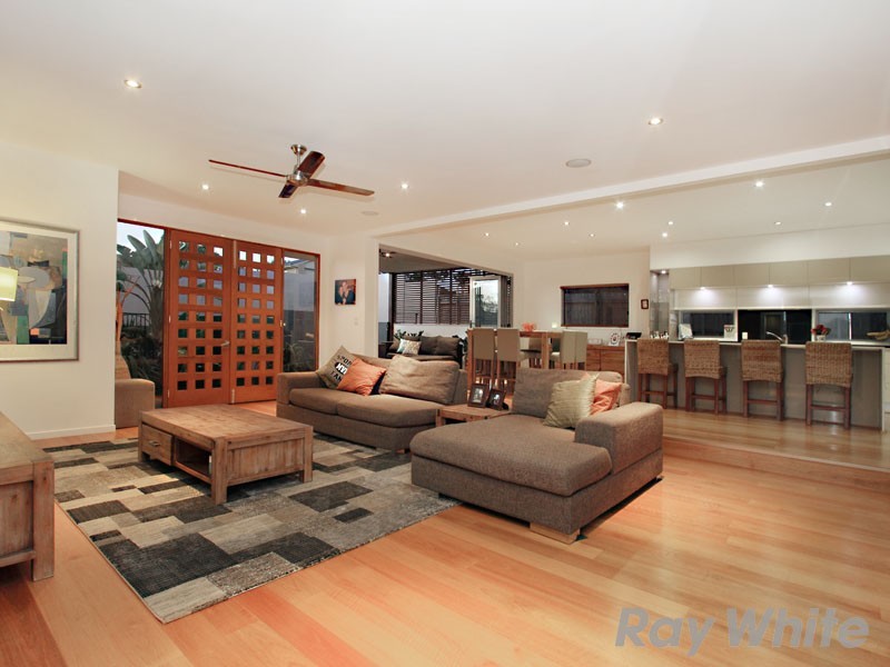 10 Roundelay Court, Eatons Hill QLD 4037