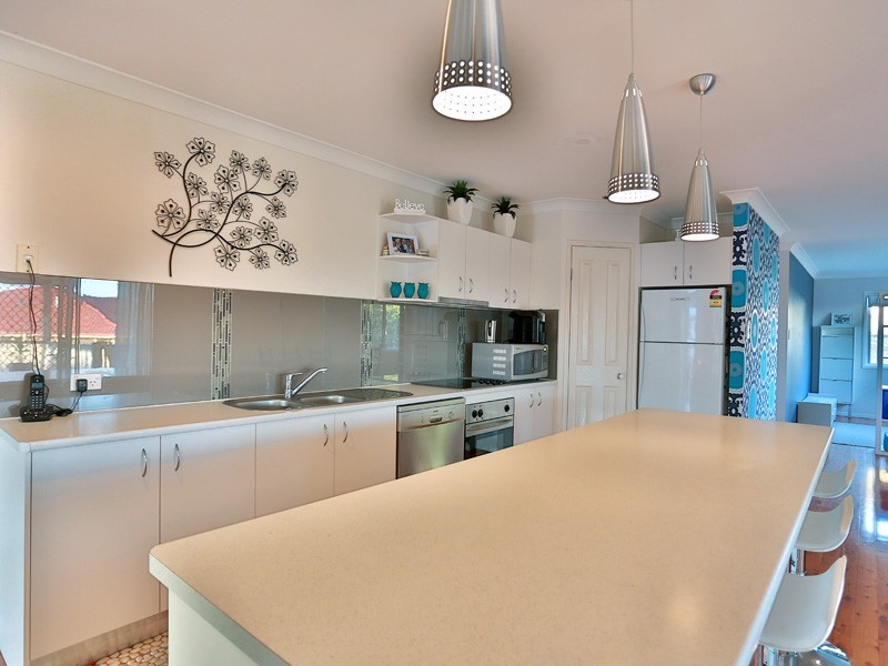 4 Glendore Court, Eatons Hill QLD 4037