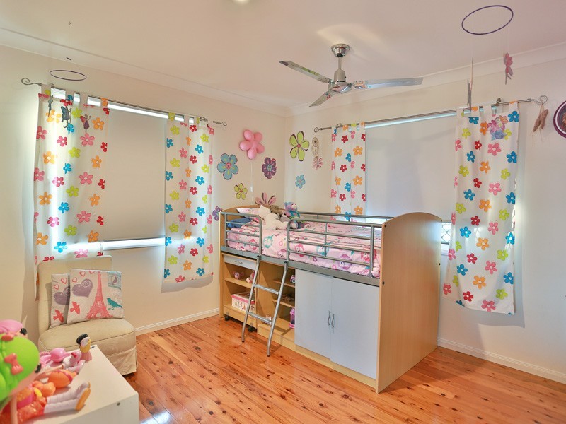 4 Glendore Court, Eatons Hill QLD 4037