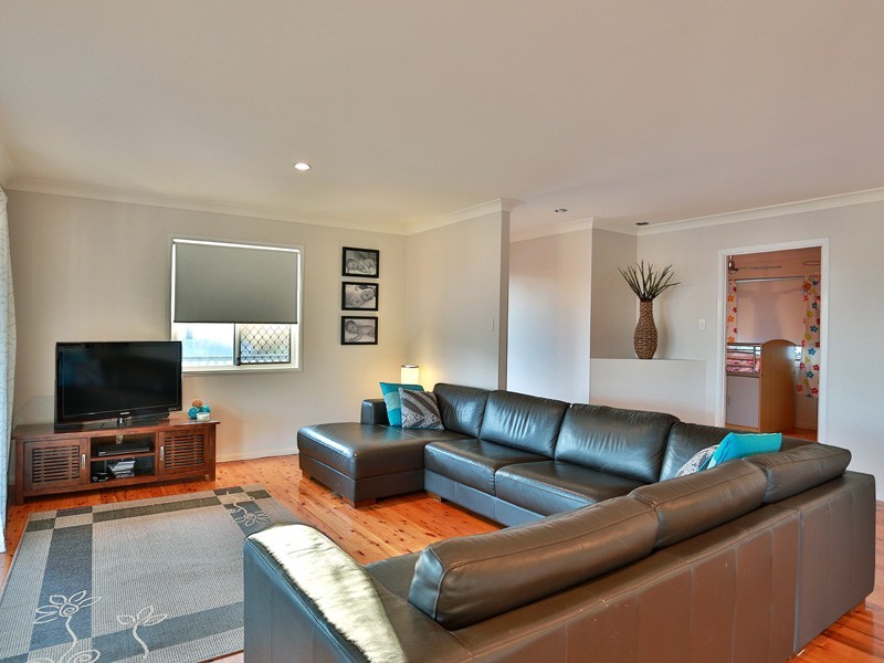 4 Glendore Court, Eatons Hill QLD 4037