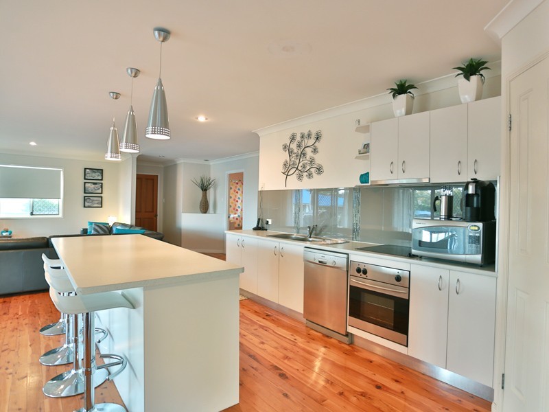 4 Glendore Court, Eatons Hill QLD 4037