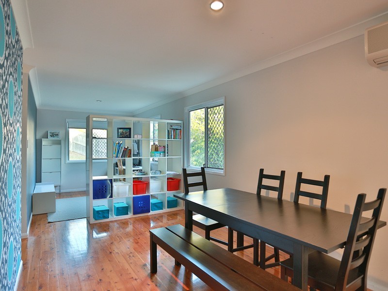 4 Glendore Court, Eatons Hill QLD 4037