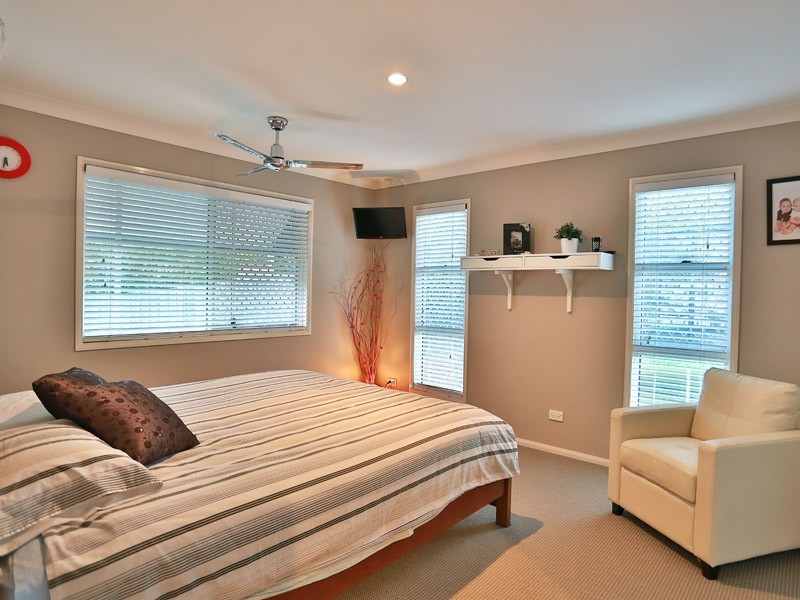 4 Glendore Court, Eatons Hill QLD 4037