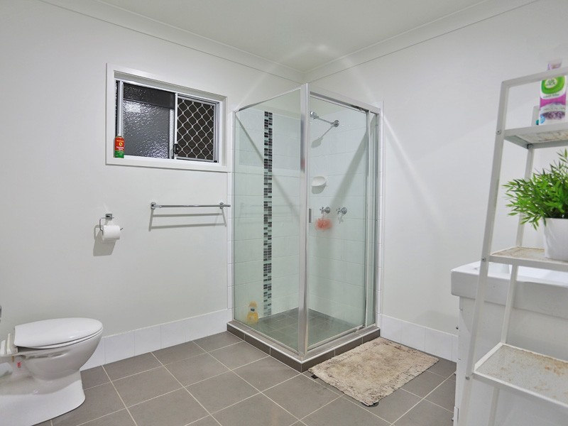 4 Glendore Court, Eatons Hill QLD 4037