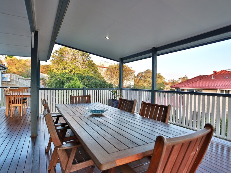 4 Glendore Court, Eatons Hill QLD 4037