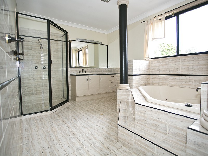 17 Waterford Place, Bridgeman Downs QLD 4035