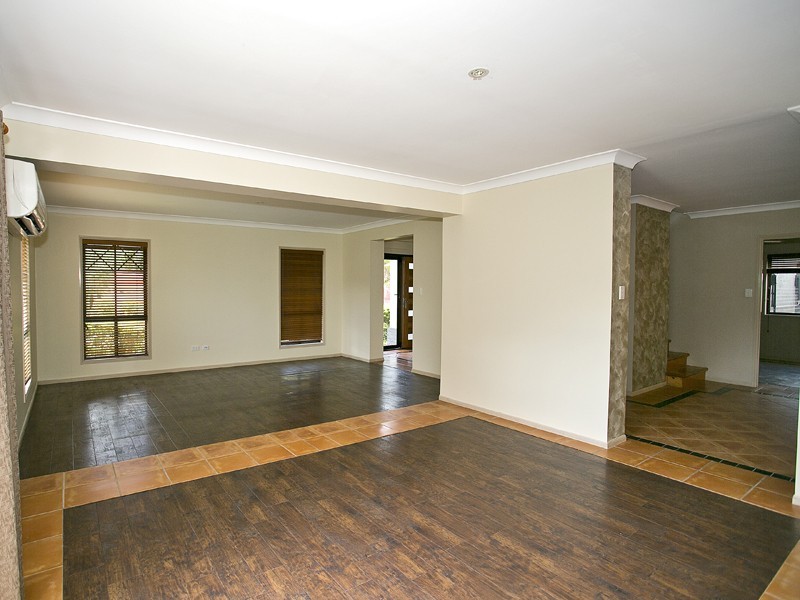 17 Waterford Place, Bridgeman Downs QLD 4035