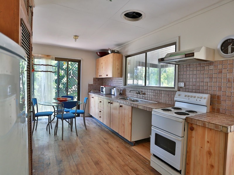 4 Dorloo Street, Deagon QLD 4017