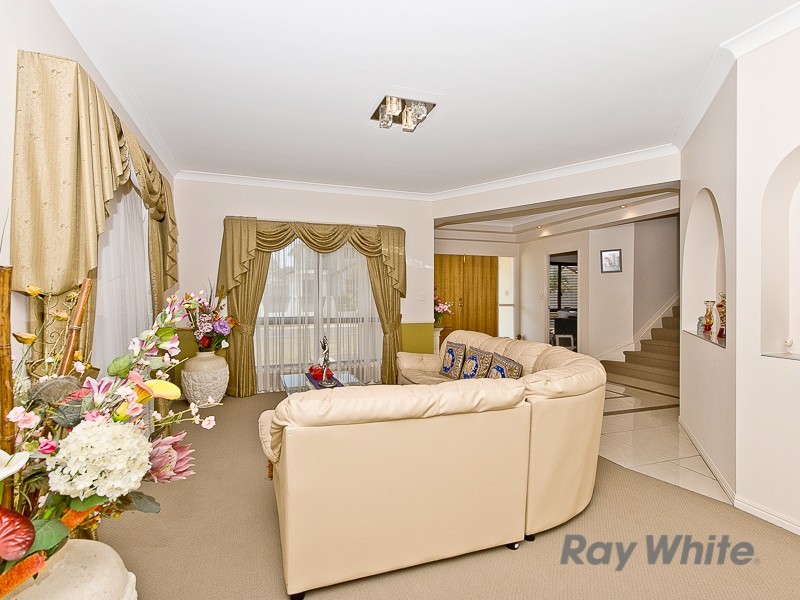 11 Azienda Place, Bridgeman Downs QLD 4035