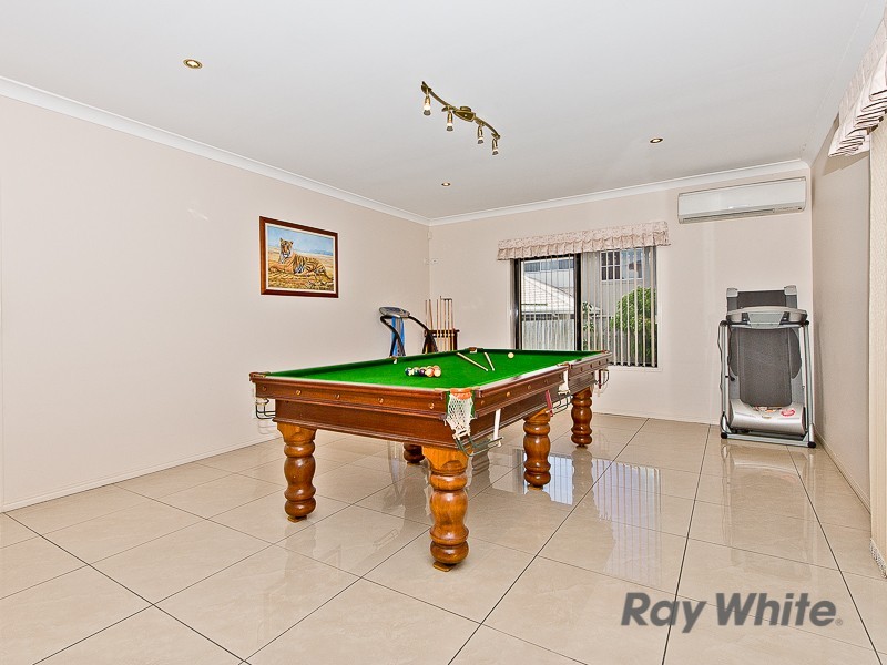 11 Azienda Place, Bridgeman Downs QLD 4035