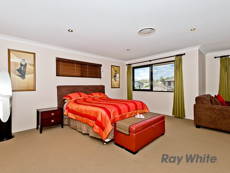 11 Azienda Place, Bridgeman Downs QLD 4035