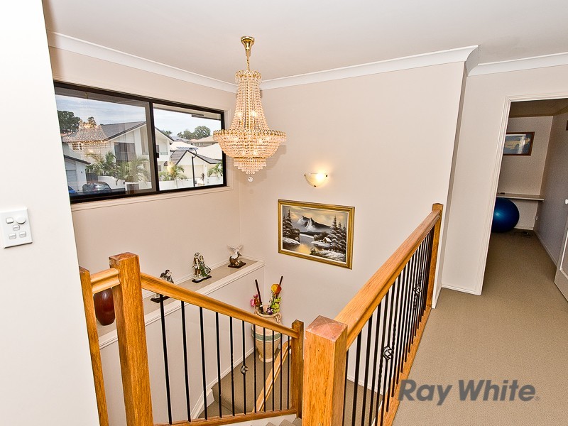 11 Azienda Place, Bridgeman Downs QLD 4035