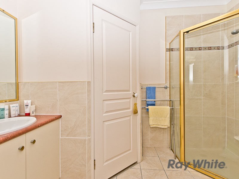 11 Azienda Place, Bridgeman Downs QLD 4035