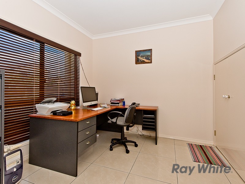 11 Azienda Place, Bridgeman Downs QLD 4035