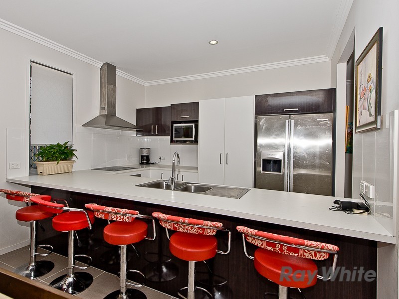 2 Denham Crescent, North Lakes QLD 4509