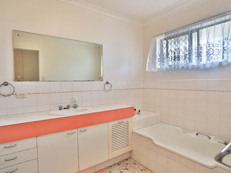 89 Niven Street, Stafford Heights QLD 4053