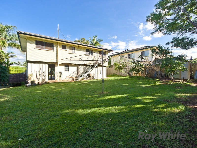 28 Lavercombe Drive, Kallangur QLD 4503