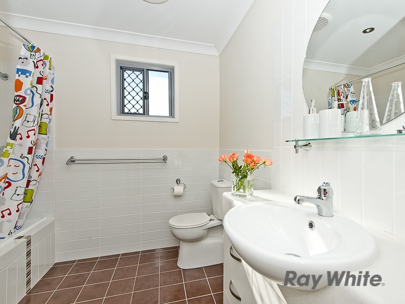 5/15 Seaview Lane, Shorncliffe QLD 4017