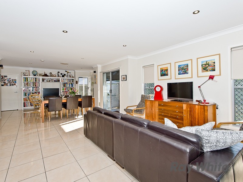 5/15 Seaview Lane, Shorncliffe QLD 4017