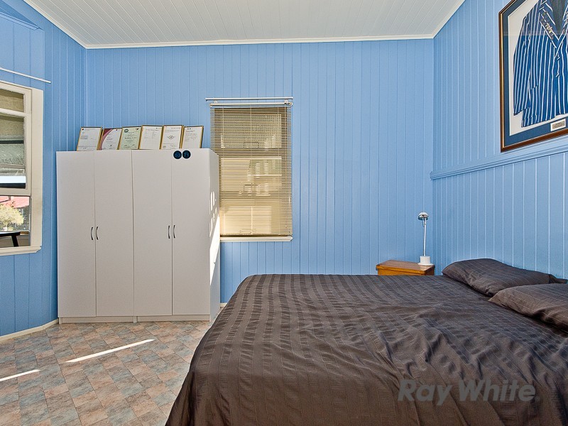 27 Kate Street, Shorncliffe QLD 4017