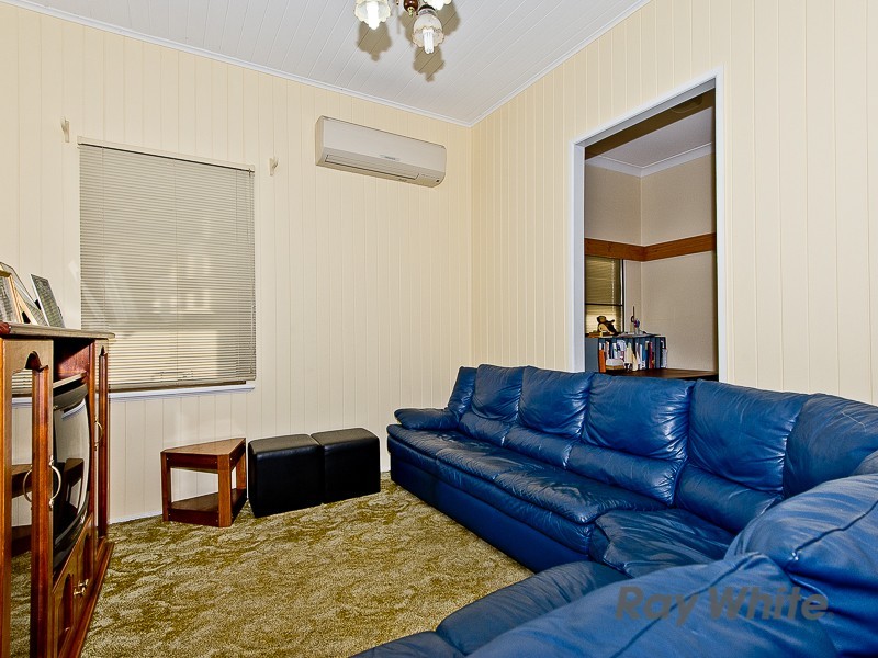 27 Kate Street, Shorncliffe QLD 4017