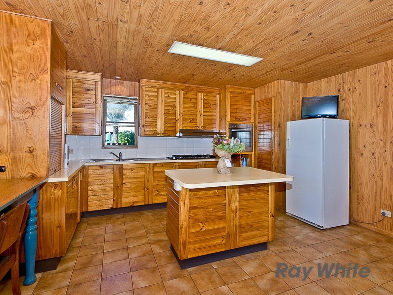 27 Kate Street, Shorncliffe QLD 4017