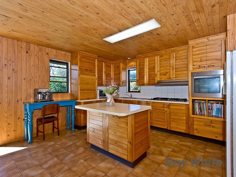 27 Kate Street, Shorncliffe QLD 4017